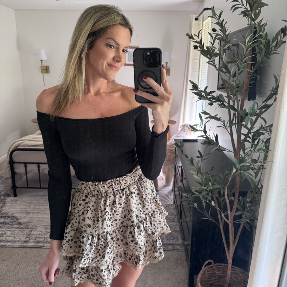Floral Tan Ruffle Skort - Picture 2 of 3